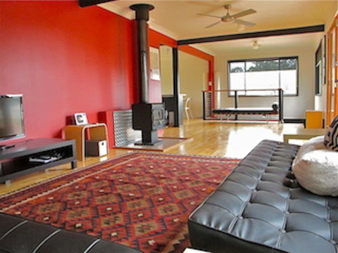 Pendeli Beach House - Lismore Accommodation 0