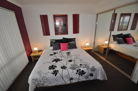 Beachfront Apartments - Lismore Accommodation 5