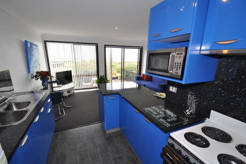 Beachfront Apartments - Lismore Accommodation 6