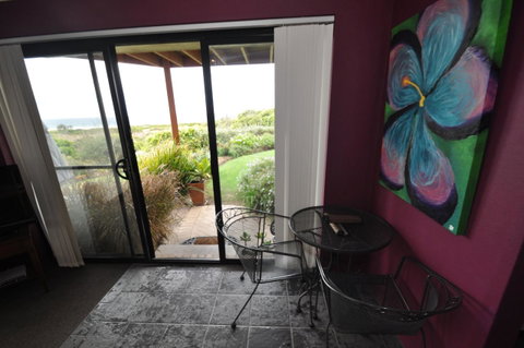 Beachfront Apartments - Lismore Accommodation 9