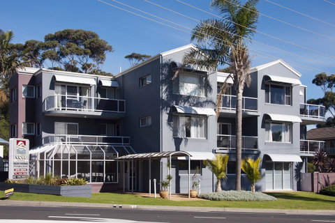 Mollymook Cove Apartments - Lismore Accommodation 0