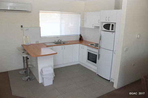 Mollymook Cove Apartments - Lismore Accommodation 12