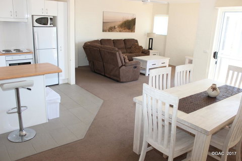 Mollymook Cove Apartments - Lismore Accommodation 29