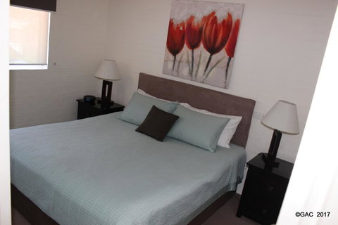 Mollymook Cove Apartments - Lismore Accommodation 25