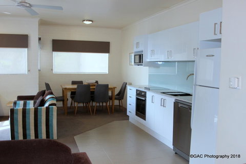 Mollymook Cove Apartments - Lismore Accommodation 15