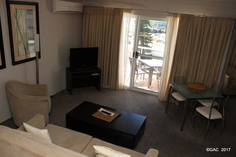 Mollymook Cove Apartments - Lismore Accommodation 10
