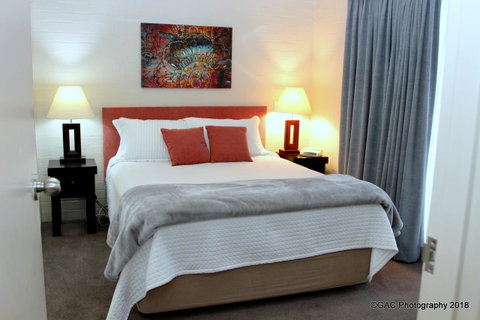 Mollymook Cove Apartments - Lismore Accommodation 4