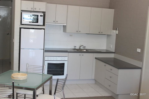 Mollymook Cove Apartments - Lismore Accommodation 23