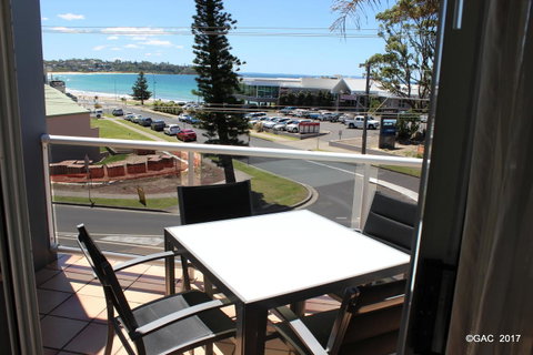 Mollymook Cove Apartments - Lismore Accommodation 7