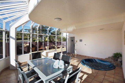 Mollymook Cove Apartments - Lismore Accommodation 35