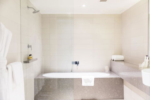 Hyatt Regency Sydney - Lismore Accommodation 11