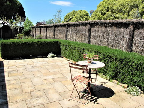 Apple Tree Cottage - Lismore Accommodation 22