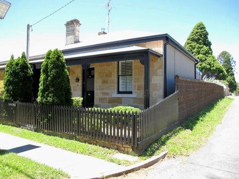 Apple Tree Cottage - Lismore Accommodation 1