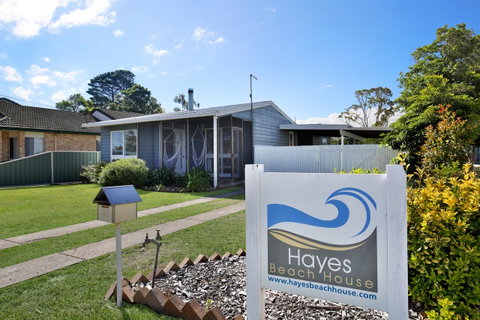 Hayes Beach House I Award Winner I 4 Mins To Beach - Lismore Accommodation 22