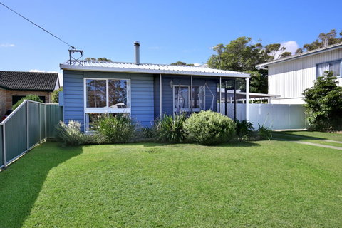 Hayes Beach House I Award Winner I 4 Mins To Beach - Lismore Accommodation 19