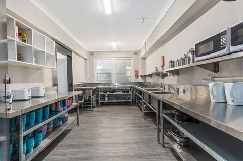 Ady's Place Backpackers, Sydney - Lismore Accommodation 9