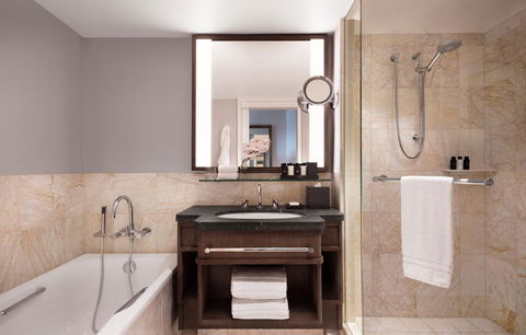 Four Seasons Hotel Sydney - Lismore Accommodation 5