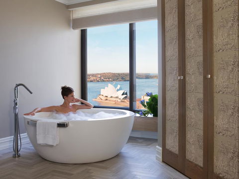 Four Seasons Hotel Sydney - Lismore Accommodation 39