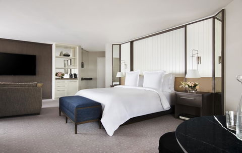 Four Seasons Hotel Sydney - Lismore Accommodation 2