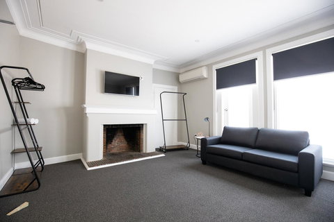 Horse And Jockey Hotel Homebush - Lismore Accommodation 2