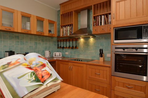 JE Guesthouse, Central To All The Hunter Valley Has To Offer - Lismore Accommodation 14