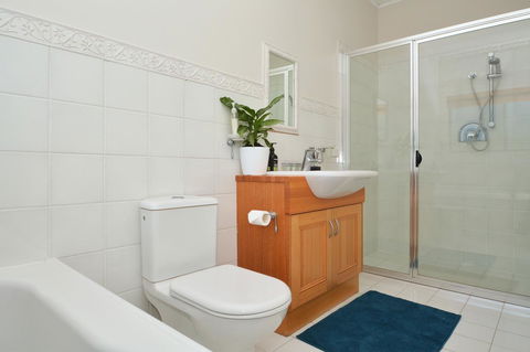 JE Guesthouse, Central To All The Hunter Valley Has To Offer - Lismore Accommodation 22