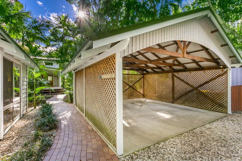 A Beach House At Byron - Lismore Accommodation 6