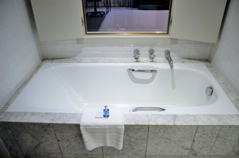 Radisson Blu Plaza Hotel Sydney - Lismore Accommodation 37