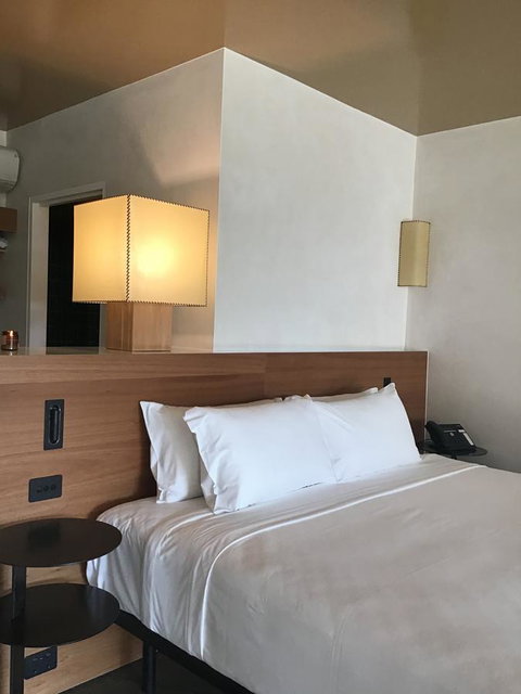 Beach Hotel Resort - Lismore Accommodation 23