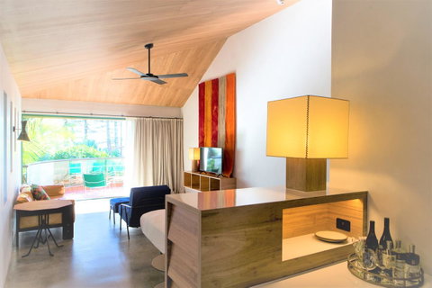 Beach Hotel Resort - Lismore Accommodation 3