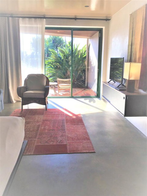 Beach Hotel Resort - Lismore Accommodation 12
