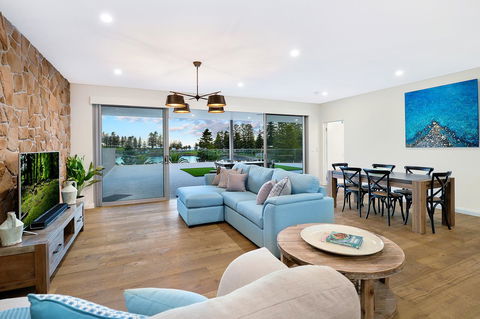 Belle Vue- Penthouse At Black Beach - Lismore Accommodation 5
