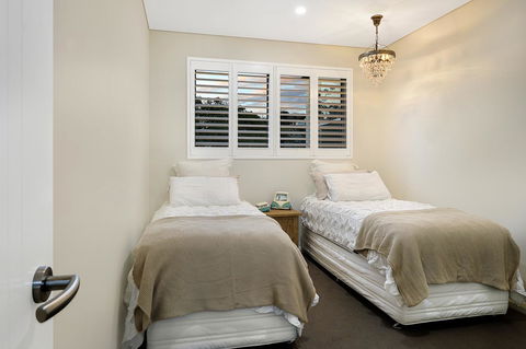 Belle Vue- Penthouse At Black Beach - Lismore Accommodation 13