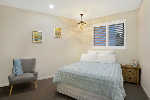 Belle Vue- Penthouse At Black Beach - Lismore Accommodation 12