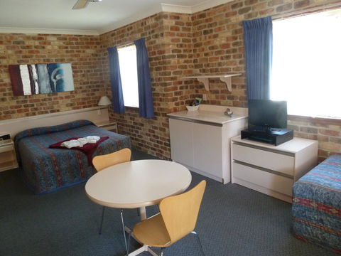 Mollymook Surfbeach Motel & Apartments - Lismore Accommodation 24