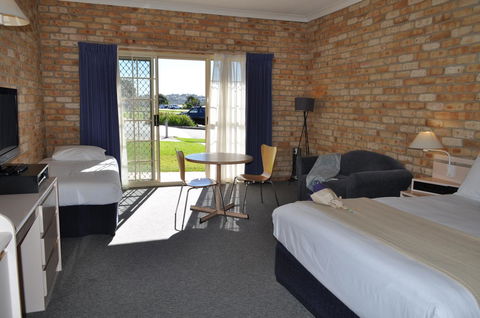 Mollymook Surfbeach Motel & Apartments - Lismore Accommodation 1