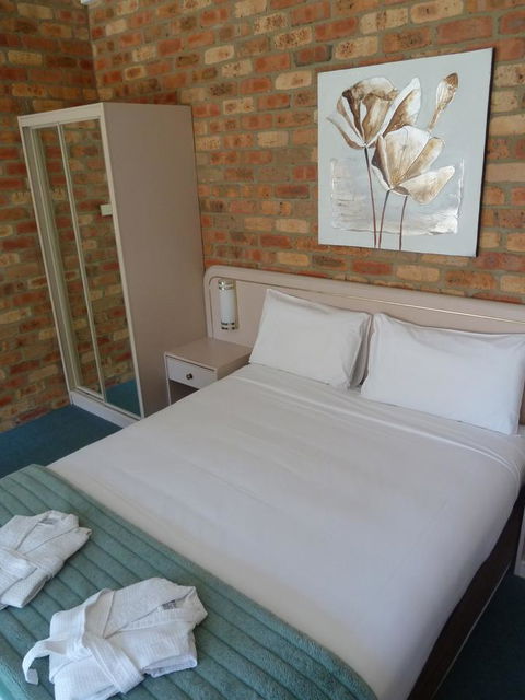 Mollymook Surfbeach Motel & Apartments - Lismore Accommodation 12