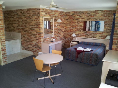 Mollymook Surfbeach Motel & Apartments - Lismore Accommodation 5