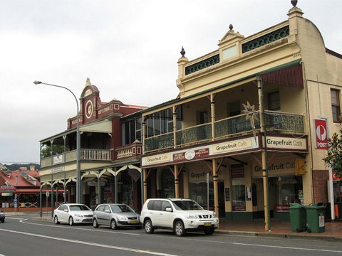 Red Waratah - Lismore Accommodation 17