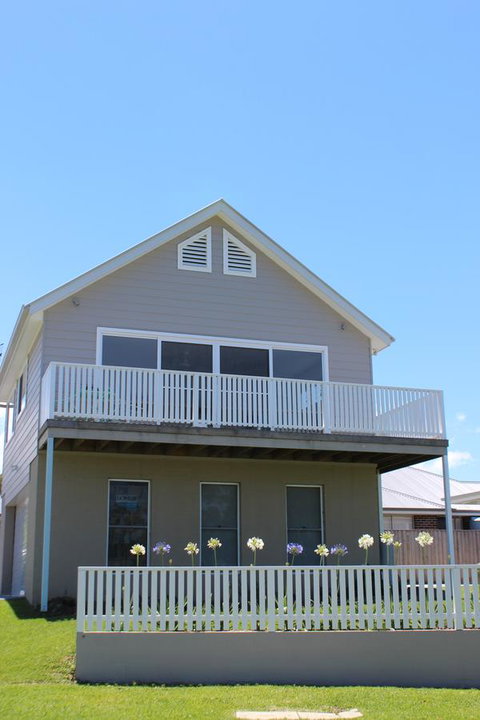 Red Waratah - Lismore Accommodation 0