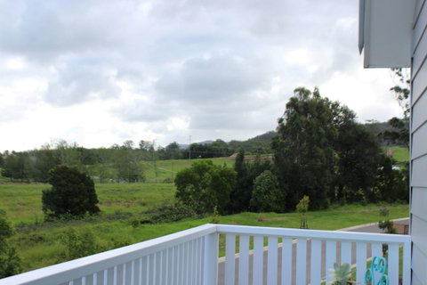 Red Waratah - Lismore Accommodation 11