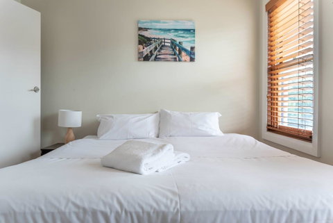 2 Bed House + Loft In Pyrmont - Lismore Accommodation 13