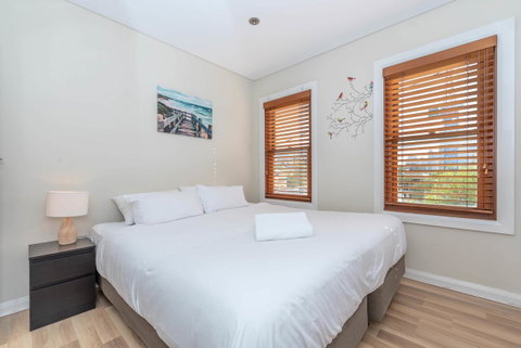 2 Bed House + Loft In Pyrmont - Lismore Accommodation 11