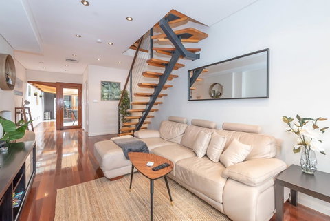 2 Bed House + Loft In Pyrmont - Lismore Accommodation 19