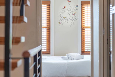 2 Bed House + Loft In Pyrmont - Lismore Accommodation 12