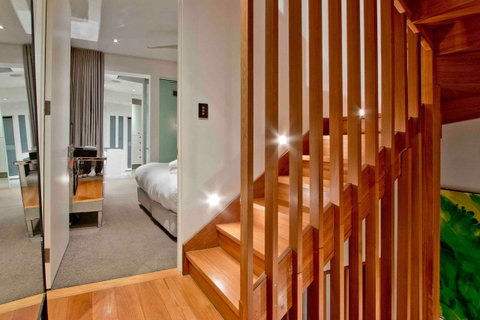 3 Storey Home Close Walk To Fox Studios SCG & City - Lismore Accommodation 2