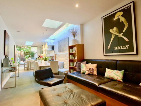 3 Storey Home Close Walk To Fox Studios SCG & City - Lismore Accommodation 12