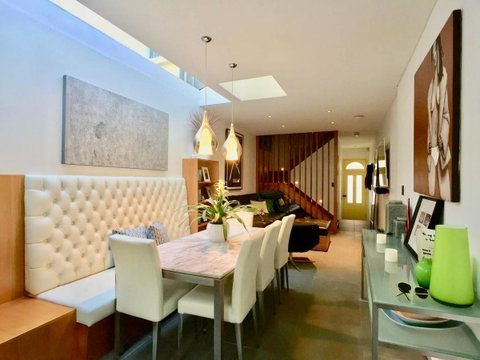 3 Storey Home Close Walk To Fox Studios SCG & City - Lismore Accommodation 26