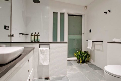 3 Storey Home Close Walk To Fox Studios SCG & City - Lismore Accommodation 16