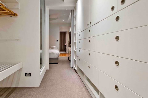 3 Storey Home Close Walk To Fox Studios SCG & City - Lismore Accommodation 19